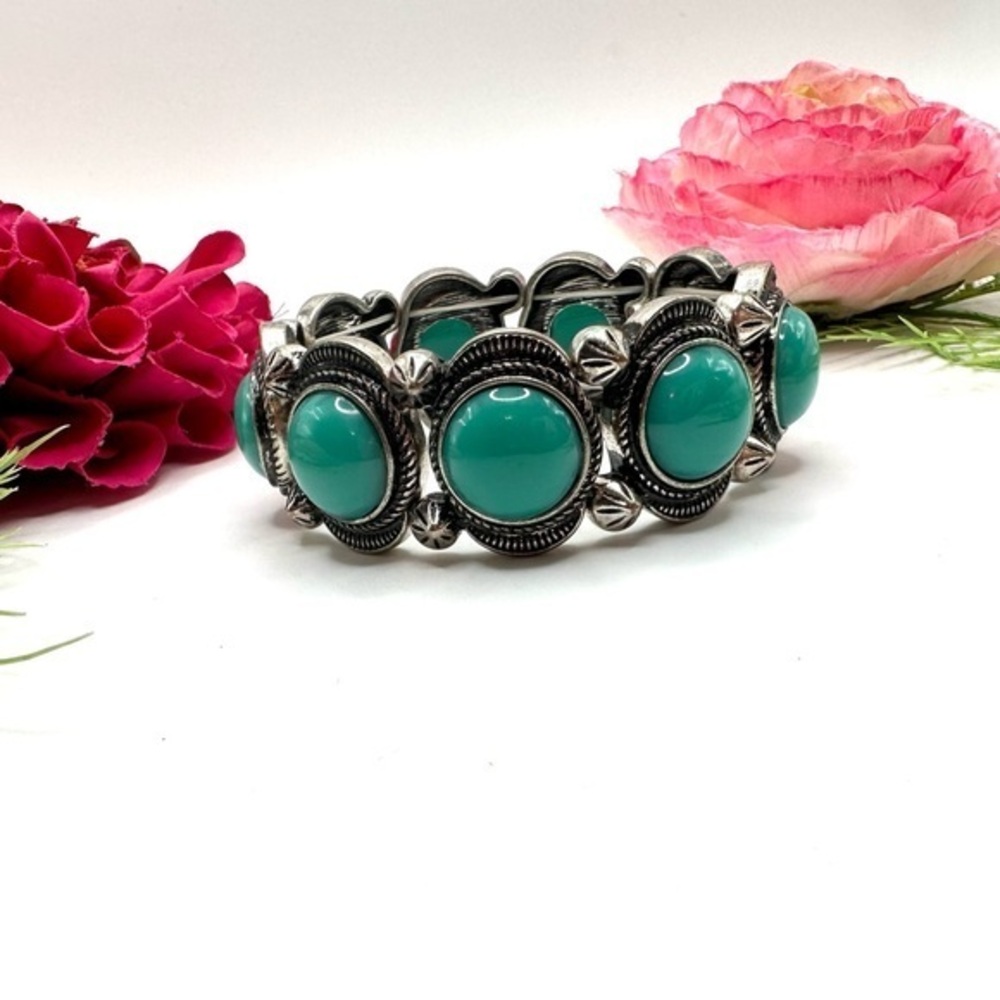 NEW⚜️Turquoise Cabochon Linked Stretch Bracelet